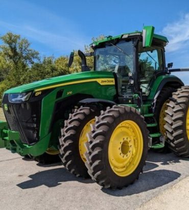 2022 John Deere 8R 370 Tractor