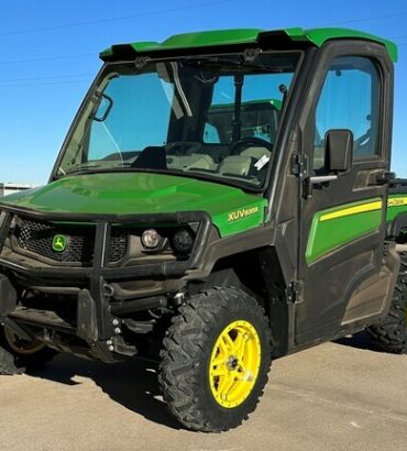 2020 John Deere XUV835R ATVs and Utility Vehicle