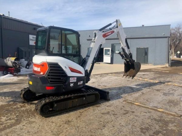 2022 BOBCAT E35 COMPACT EXCAVATOR, 512 HRS, 25 HP, 2SPD, XCHANGE, AUX HYDS, A/C