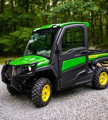 2022 John Deere XUV835R ATVs and Utility Vehicle