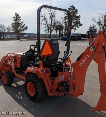 2022 KUBOTA BX23s 4X4, OROPS LOADER BACKHOE TRACTOR WITH MID-MOUNT MOWER