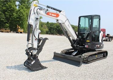 2021 BOBCAT E42 R2 MINI EXCAVATOR, 298 HRS, CAB, HEAT/AC, 2 SPEED, THUMB, 42.6HP