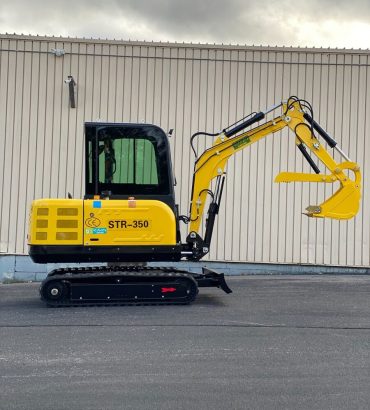 FREE SHIPPNG +ATTACHMENTS New Excavator, EPA CERTFD Kubota D1703B Engine 3.5 TON