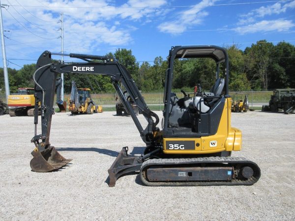 2020 John Deere 35G Mini size Excavator Long Stick Counter weight LOW HOURS!